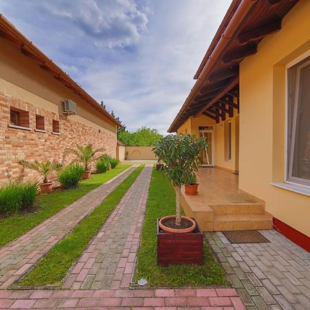 Kálvin utcai Apartmanok Hajduszoboszlo Bagian luar foto