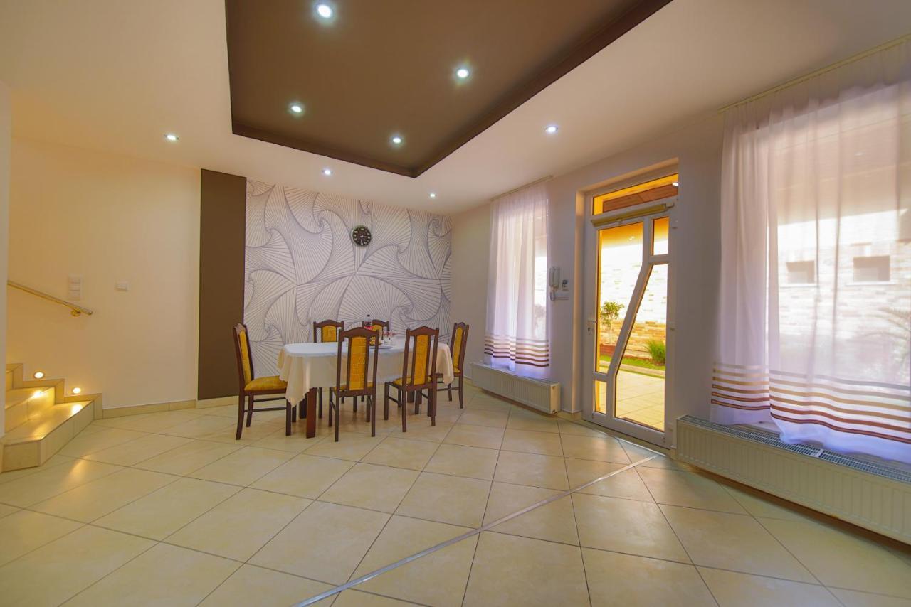 Kálvin utcai Apartmanok Hajduszoboszlo Bagian luar foto
