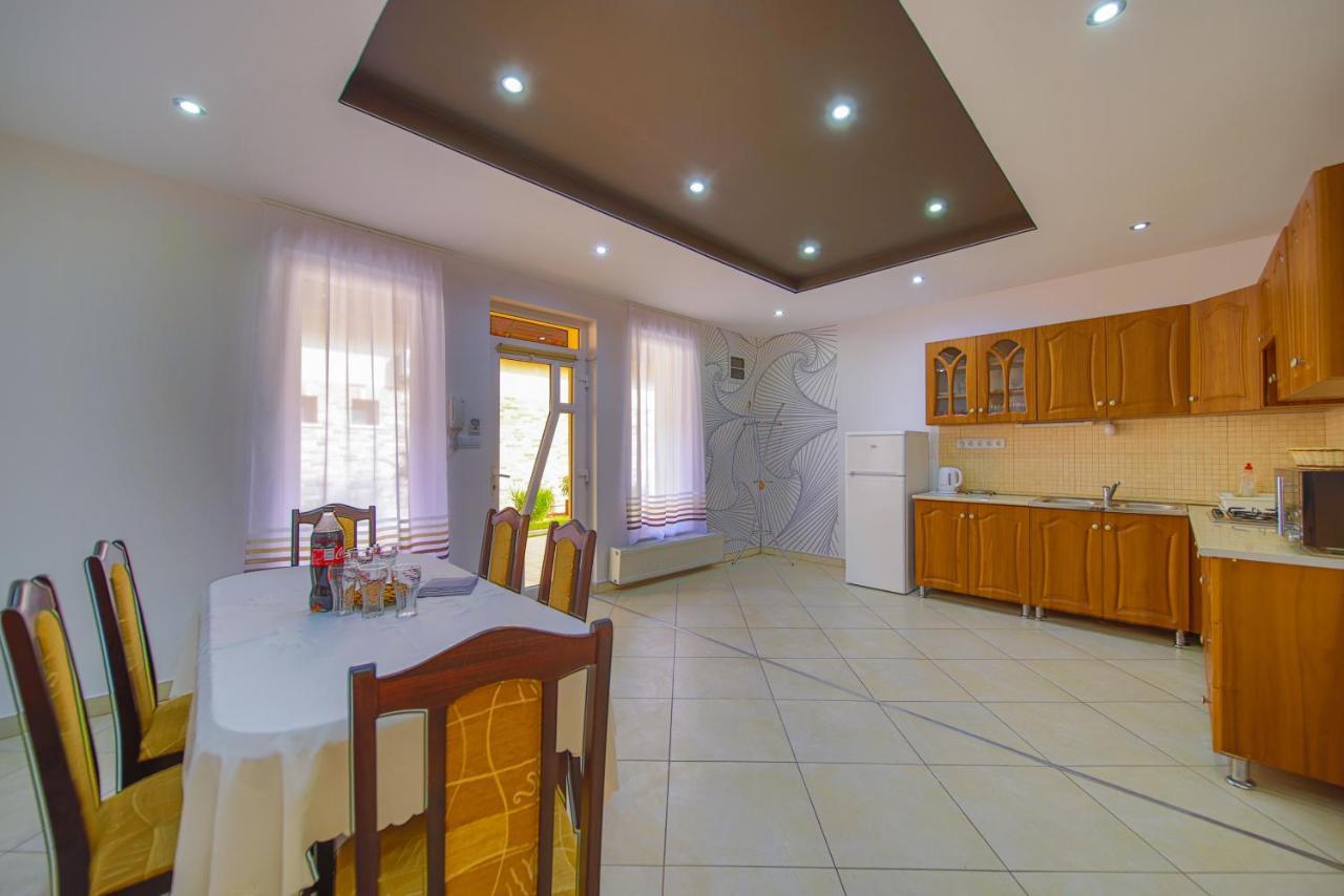 Kálvin utcai Apartmanok Hajduszoboszlo Bagian luar foto